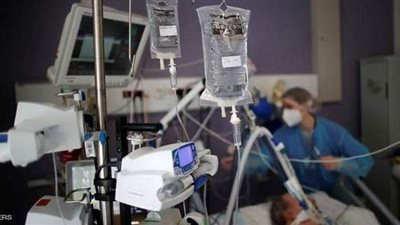 باريس تواجه إغلاقا جديدا وتجلي مرضى كورونا