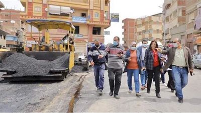 محافظ دمياط تتفقد مشروعات الرصف بطرق المحافظة