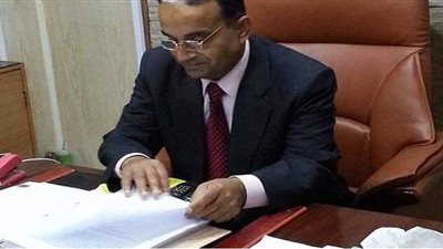 عاطف فاروق يكتب: تأديب مدير تعليم المنيا و7 مسئولين بسبب تصنيع الأعلاف