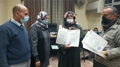 استمرار تسليم عقود تقنين ملاك الدولة بأسيوط