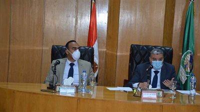 محافظ المنيا يتابع الموقف التنفيذي للخطة الاستثمارية