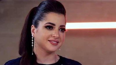 منى فاروق في فيديو جديد مع والدتها: كل سنة وأنت طيبة يا أمي