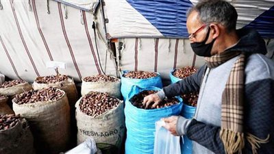 وسط إجراءات احترازية.. إقبال جماهيرى على مبادرة 