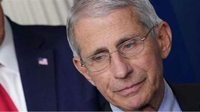 مدير المعهد الأمريكي للأمراض المعدية يحذر من سرعة رفع قيود كورونا