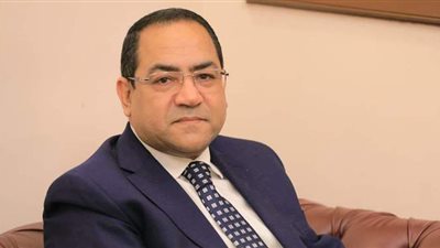 تعرف على شروط ترقيات الموظفين بالدولة بعد قرار السيسي | فيديو