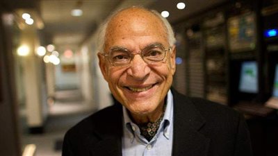 فاروق الباز: الفضاء غير صالح للحياة ولا وجود للكائنات الفضائية