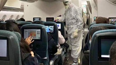 إجراءات التعامل مع الراكب المصاب بكورونا على الطائرات.. العزل في الجو.. الترحيل من مطار الوصول.. والتحليل الحديث يبعده عن الشبهات