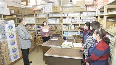 محافظ أسيوط يتفقد أرصدة أدوية كورونا بالمخزن الرئيسي بحي شرق | فيديو