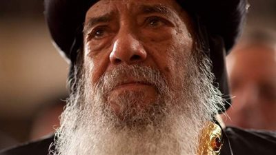 شنودة الثالث.. أزمات البطريرك الذي أحبه المصريون | فيديوجراف