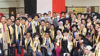 رئيس جامعة جنوب الوادي يشهد حفل تخريج الدفعة السابعة لطب قنا