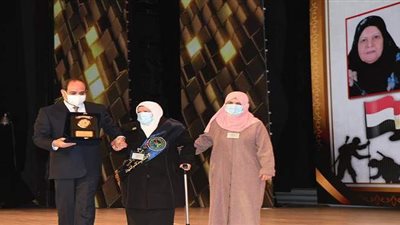 تعرف على جهود السيسي في تمكين عظيمات مصر تزامنا مع الاحتفال بيوم المرأة