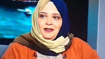 تحدت ظروف مرضها.. حكاية نجلاء صاحبة أكبر تشكيلة string art في مصر