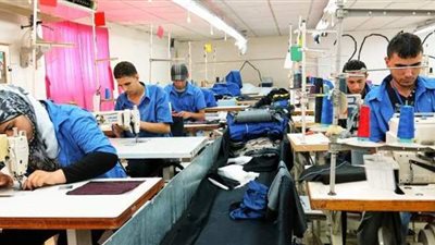 هل يرتفع الحد الأدنى للأجور في القطاع الخاص لـ2400جنيه؟ اتحاد العمال يجيب