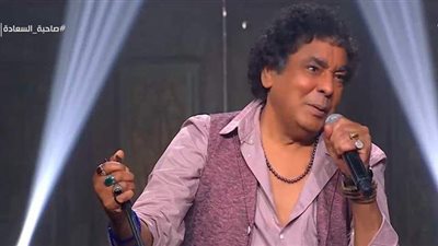 محمد منير يشعل إستوديو إسعاد يونس بأغنية 