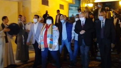 أهالي قنا يستقبلون وزيرة الثقافة بـ