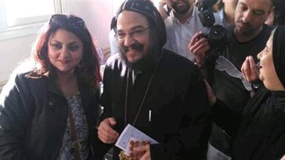 افتتاح معرض هدايا عيد الأم بالكنيسة القبطية بالإسكندرية الخميس