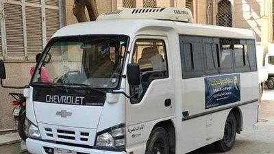 الخدمات المتنقلة وسيلة للتخفيف على المواطنين.. مزودة بشبكة معلوماتية لمنع الزحام.. والضرائب تنفذ المبادرة للتيسير على الممولين