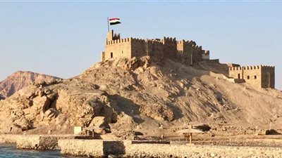 الآثار تضيء قلعة صلاح الدين الأيوبي احتفالا بالعيد القومي لجنوب سيناء