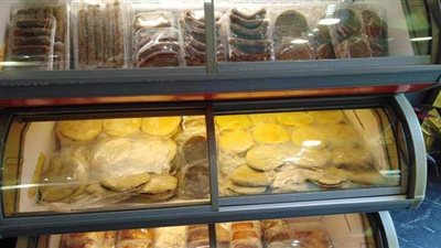 إعدام 753 كيلو لحوم وألبان مجهولة المصدر في المنصورة | صور