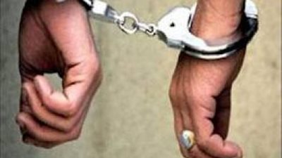 ضبط صاحب شركة وتاجر هاربين من 49 قضية