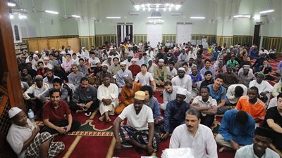 إقبال كبير من الطلاب الوافدين على جلسة «البحوث الإسلامية» (صور)