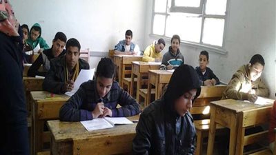 بالأسماء.. أوائل الشهادة الإعدادية بالأقصر