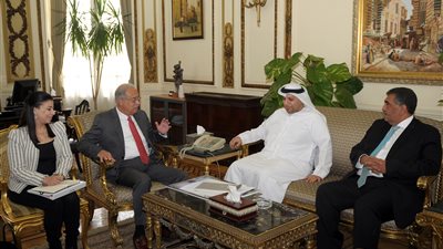 رئيس الوزراء يلتقي مدير «المشروعات التنموية الإماراتية في مصر»