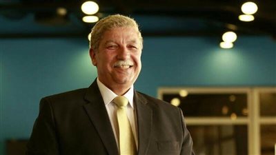 محافظ الإسماعيلية يزور المستشفى العام ثاني أيام العيد