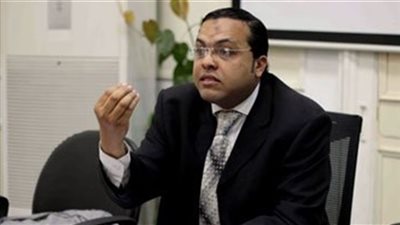 «عرفة»: استثناء النقل العام من الخدمة المدنية «تخبط إداري»