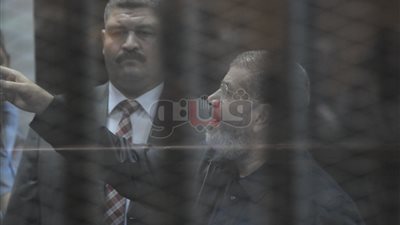 ٩ يوليو.. الحكم في دعوى تمكين «أبناء مرسي» من زيارته في السجن