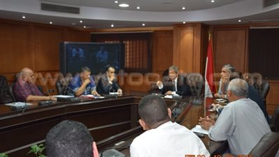 بالصور.. وزير الرياضة يلتقي رؤساء 6 أندية لبحث تنمية الموارد المالية