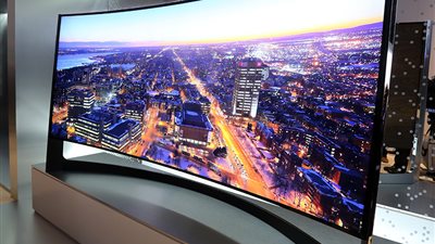 «سامسونج» تعرض شاشات فائقة الوضوح في أسواق الإمارات