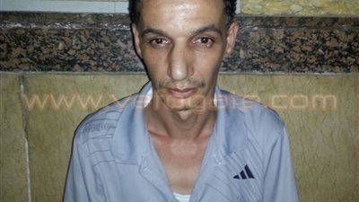 حبس صاحب «مصنع ملابس» لطباعة شعار الشرطة على «تي شيرتات»