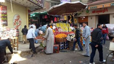 المرور: إشغالات الباعة للطرق تحتاج إلى حل جذري