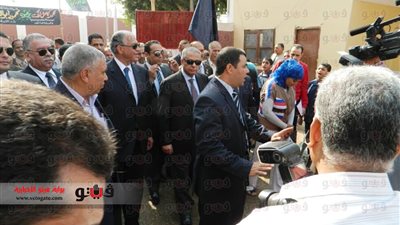 محافظ أسيوط يطالب بالتوسع فى إنشاء مدارس خاصة