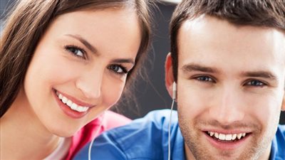 شاهد فيلمين مختلفين في وقت واحد مع 