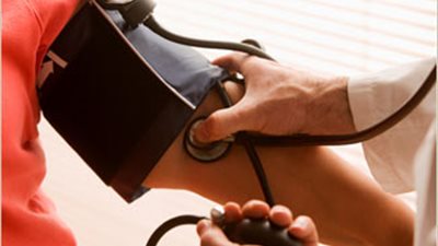 5 نصائح لتجنب ارتفاع ضغط الدم في العيد
