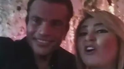 بالفيديو.. مها أحمد بصحبة عمرو دياب في زفاف رمضان صبحي