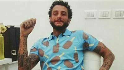 أحمد الفيشاوي: «كنت عايز أضرب عمرو أديب علشان حق أمي» (فيديو)