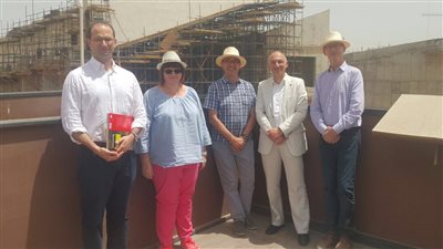 مدير متحف اللوفر يزور المتحف المصري الكبير