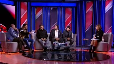 إسلام خليل يبكي في قصيدة مؤثرة كتبها لرثاء شعبان عبد الرحيم (فيديو)