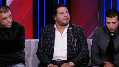 عصام وخميس شعبان عبد الرحيم يبكيان أثناء غناء 