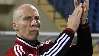 برادلى يتابع نهائى الكأس من خلال التليفزيون