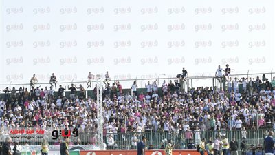 بالصور .. من مدرجات نهائى كأس مصر.. جماهير الزمالك تطالب بمحاكمة 