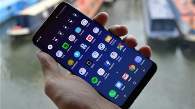 «سامسونج» تطلق جالاكسي إس 8 باللون الزهري