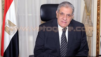 ولي أمر يستغيث بـ«محلب»: درجات التعبير حرمت نجلي من المركز الأول