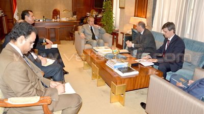 القاهرة تستضيف جلسة مباحثات لوزير التجارة مع المفوض الأوكراني