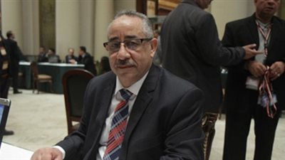 نائب في السويس يطالب بإعطاء سيارات ملاكي «تراخيص تاكسي»