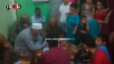 بالفيديو.. وفاة مأذون أثناء عقد قران ابنته بالقليوبية