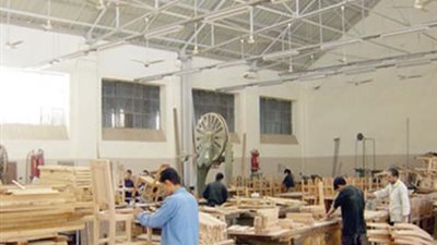 عضو بـ «صناعة الأخشاب» يحذر الحكومة من زيادة أسعار الوقود